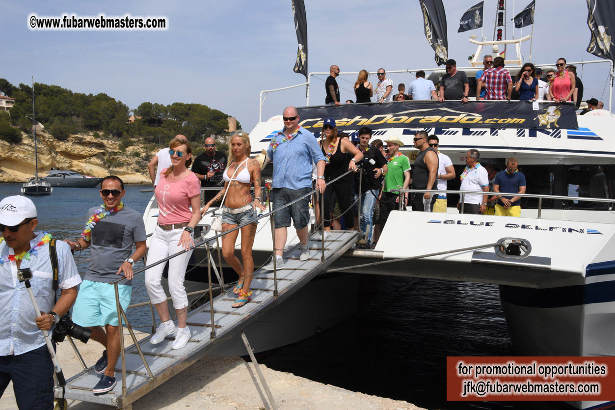 Boat Trip with Cool Drinks & Hot Girls