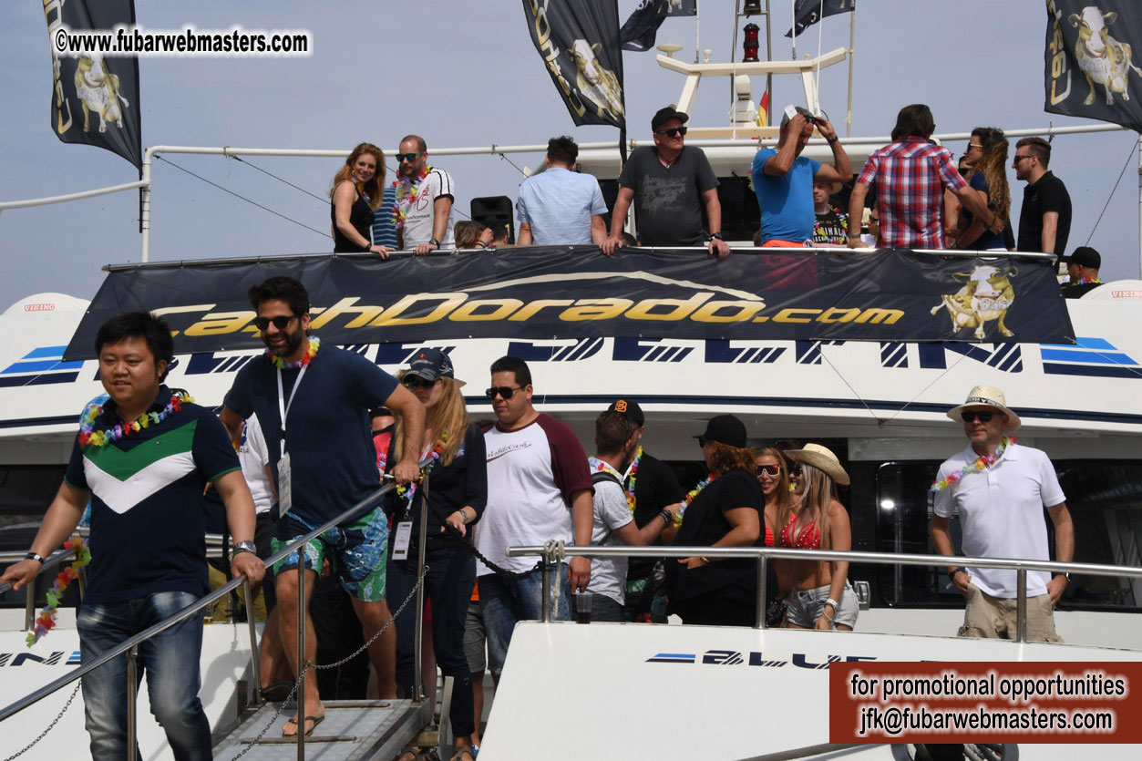 Boat Trip with Cool Drinks & Hot Girls