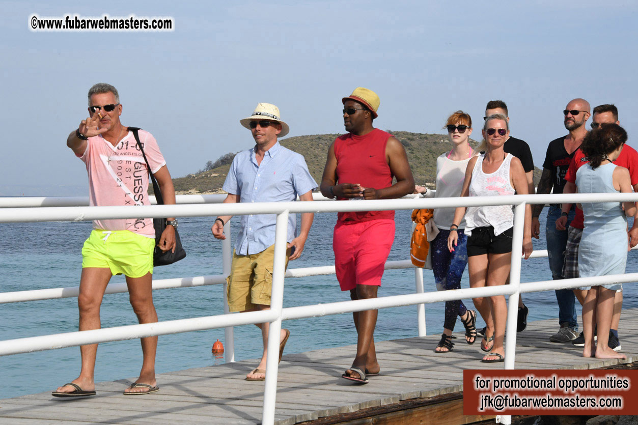 Boat Trip with Cool Drinks & Hot Girls