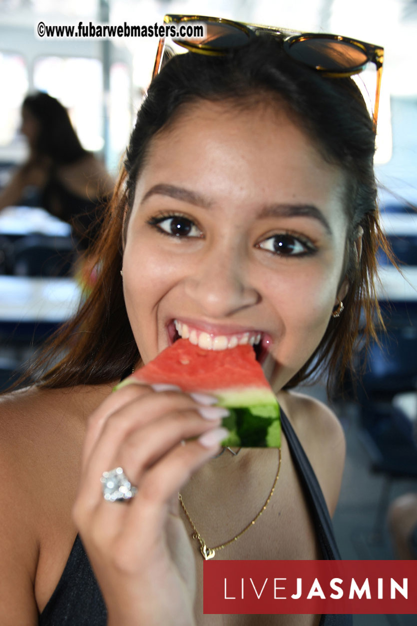 Boat Trip with Cool Drinks & Hot Girls