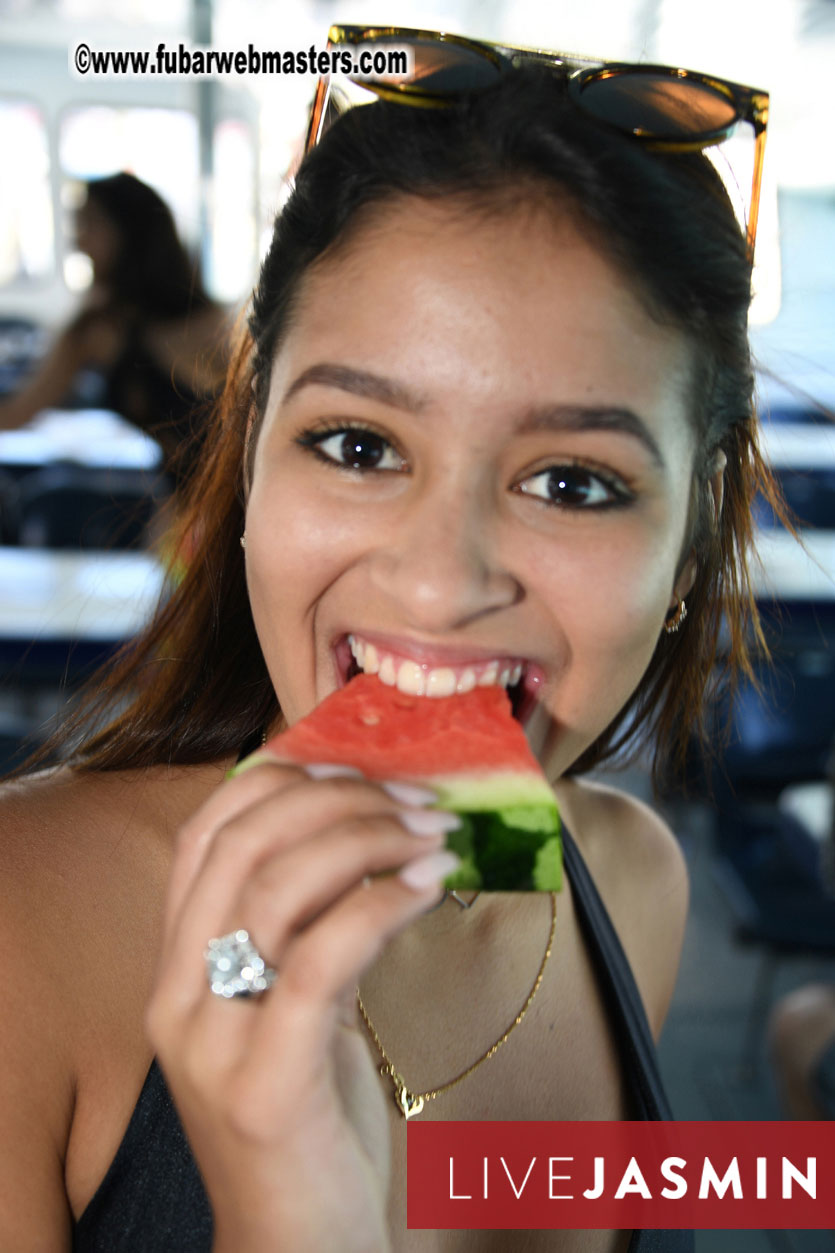 Boat Trip with Cool Drinks & Hot Girls