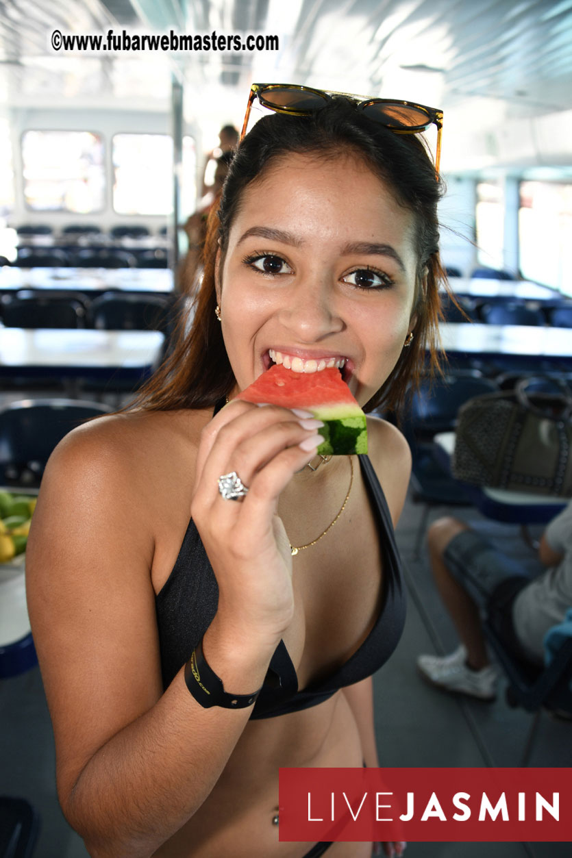 Boat Trip with Cool Drinks & Hot Girls