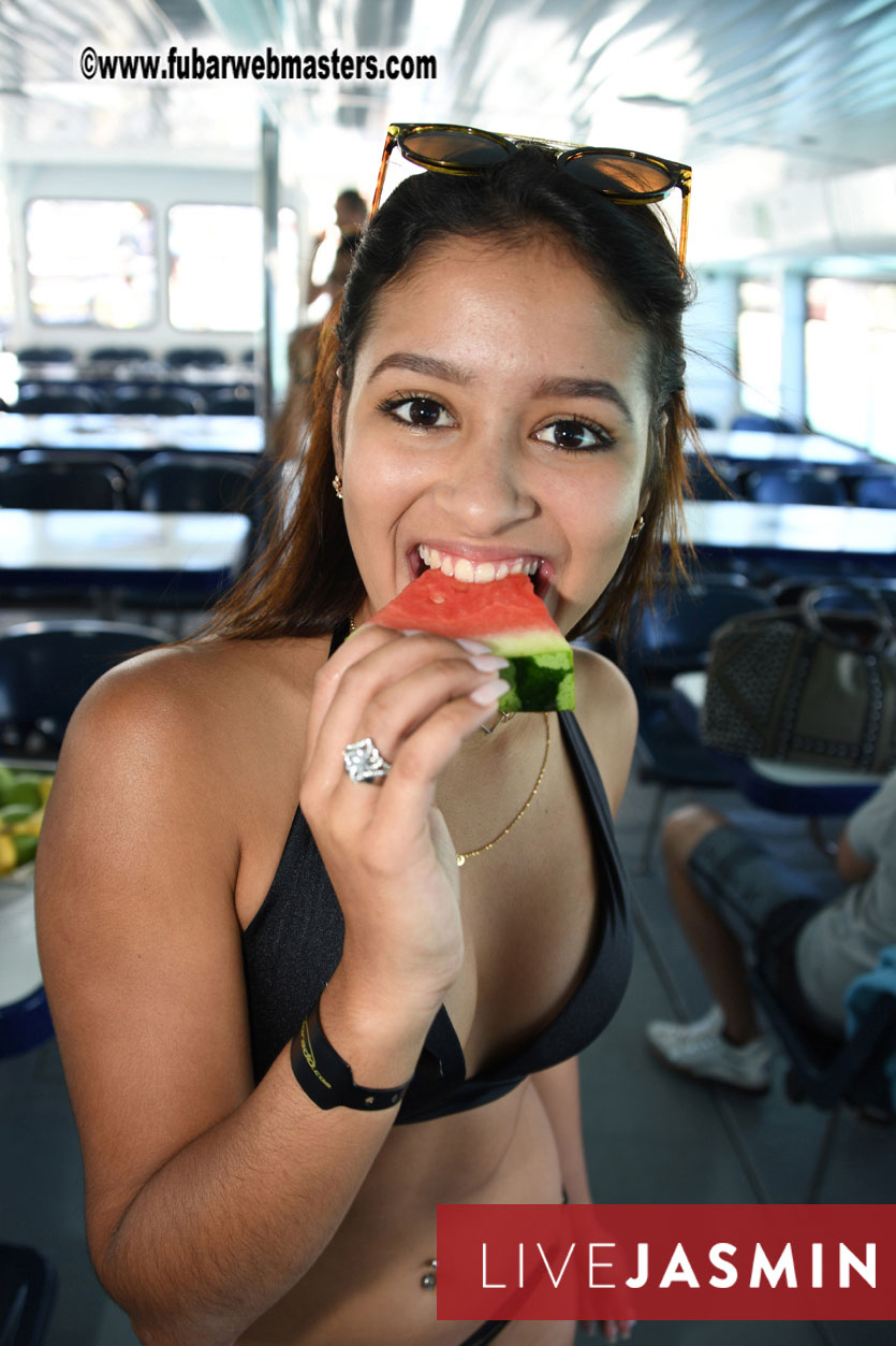 Boat Trip with Cool Drinks & Hot Girls