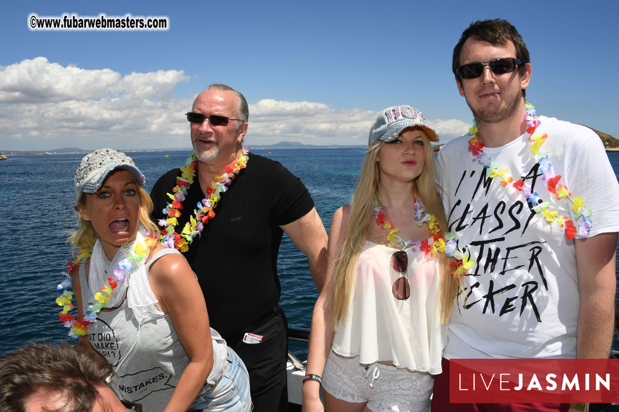 Boat Trip with Cool Drinks & Hot Girls