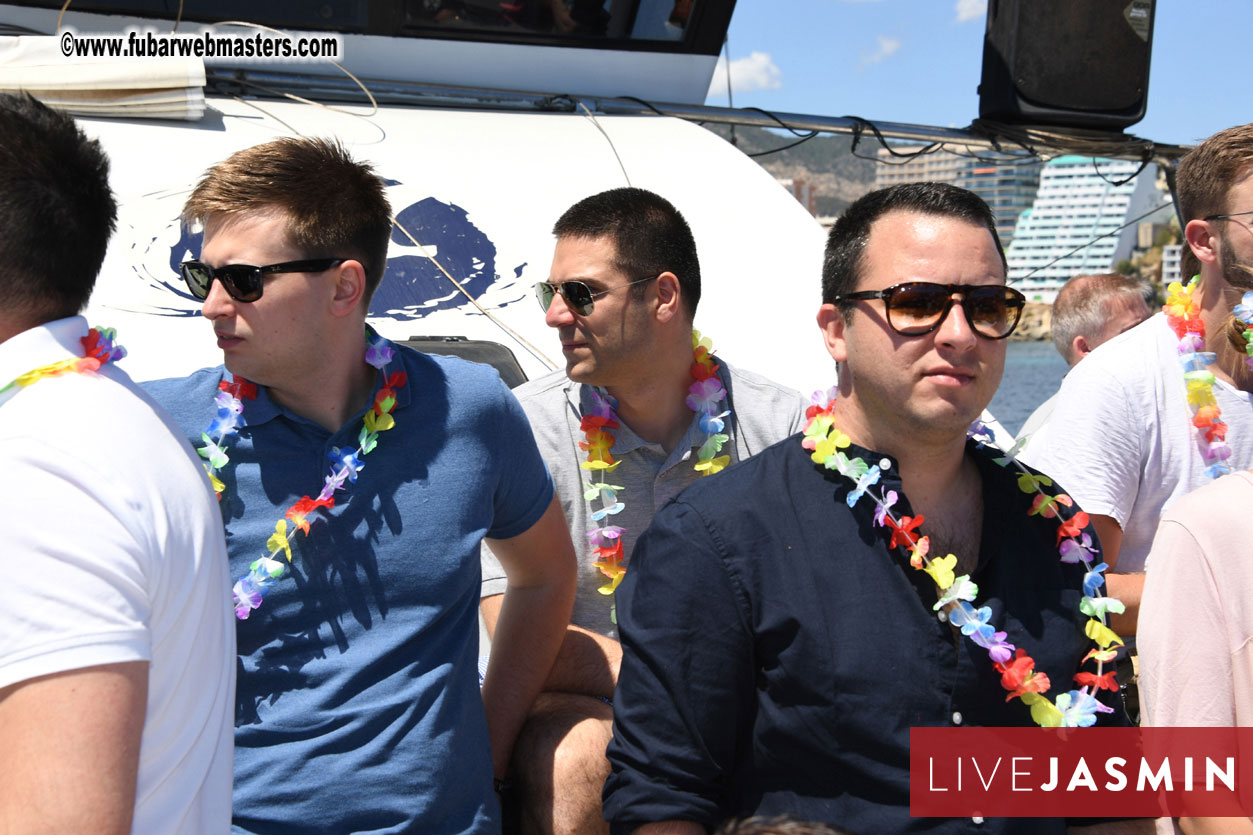 Boat Trip with Cool Drinks & Hot Girls