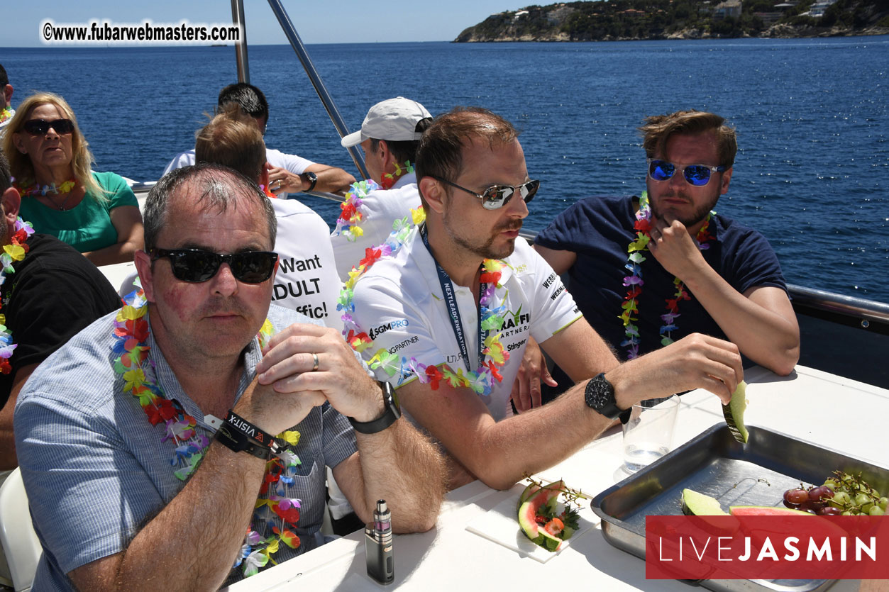 Boat Trip with Cool Drinks & Hot Girls