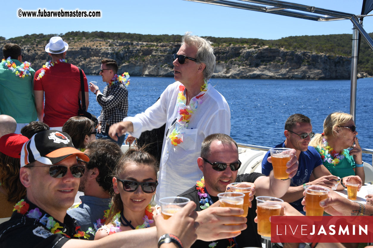 Boat Trip with Cool Drinks & Hot Girls