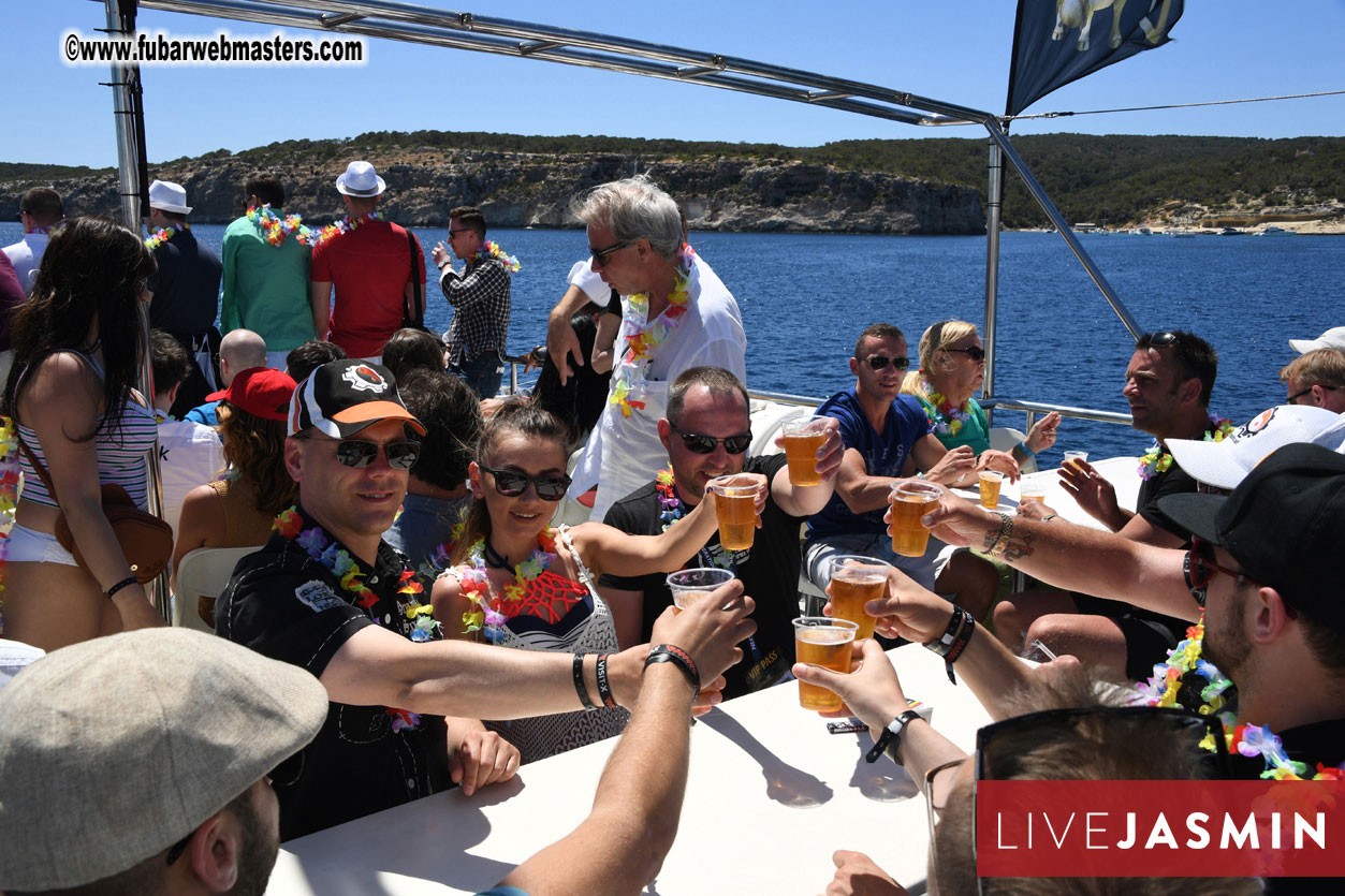 Boat Trip with Cool Drinks & Hot Girls