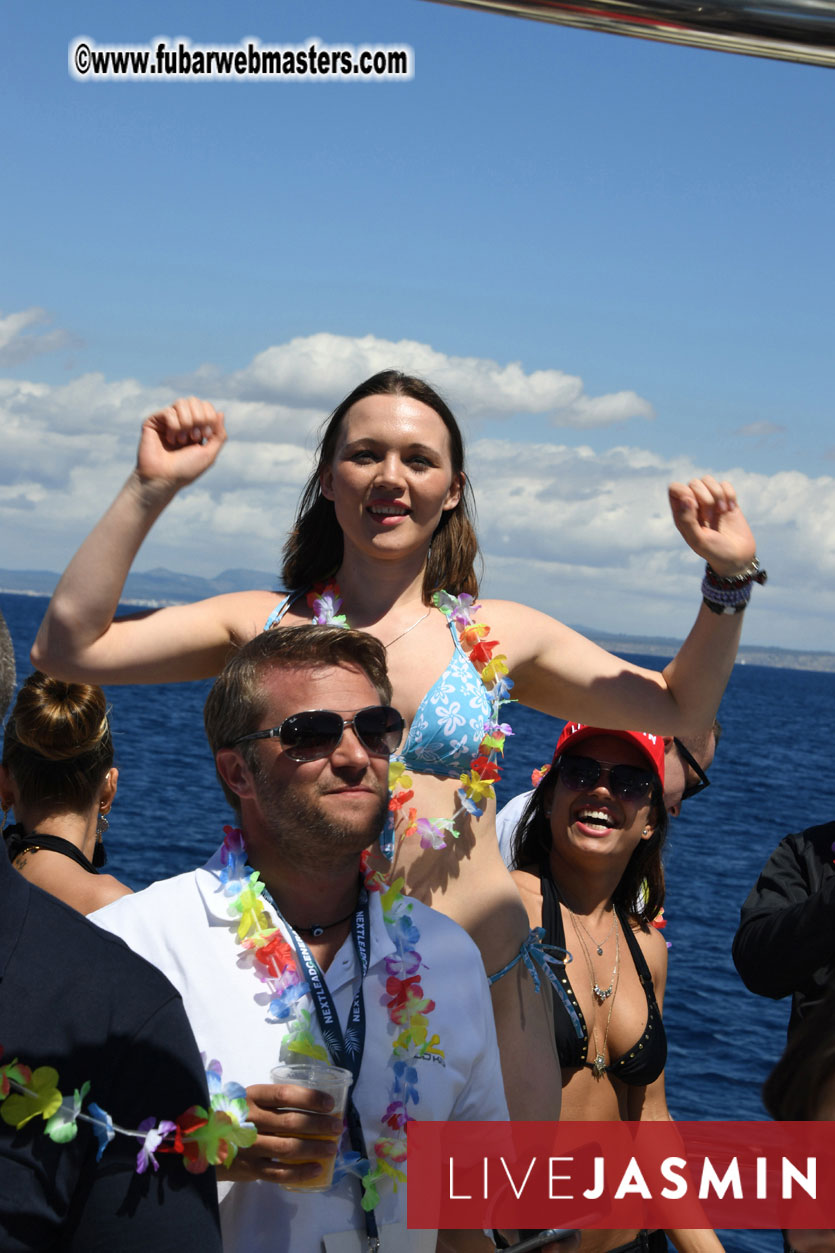 Boat Trip with Cool Drinks & Hot Girls