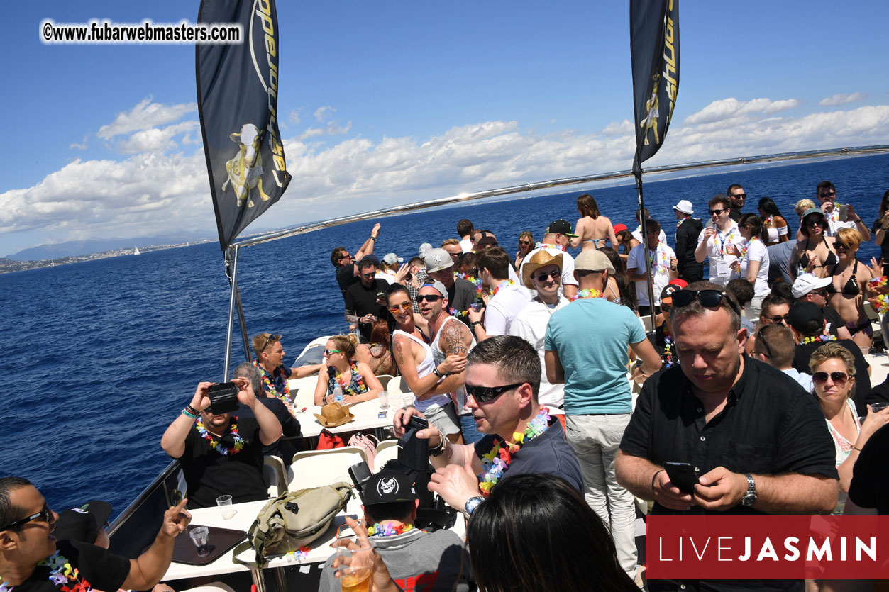 Boat Trip with Cool Drinks & Hot Girls