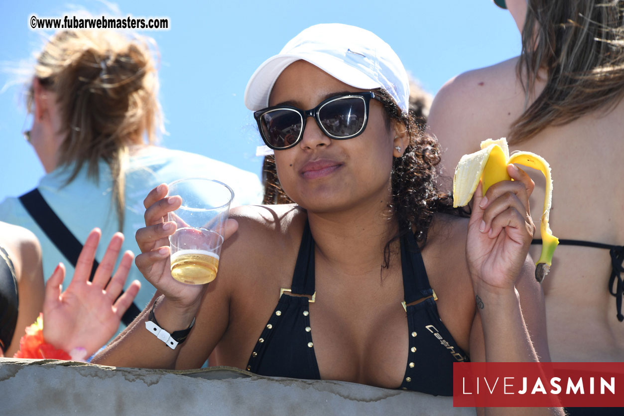 Boat Trip with Cool Drinks & Hot Girls