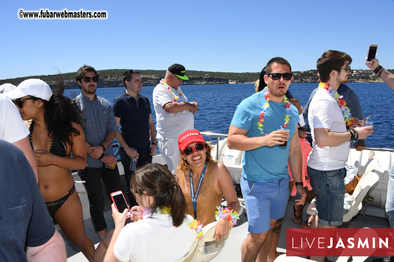 Boat Trip with Cool Drinks & Hot Girls