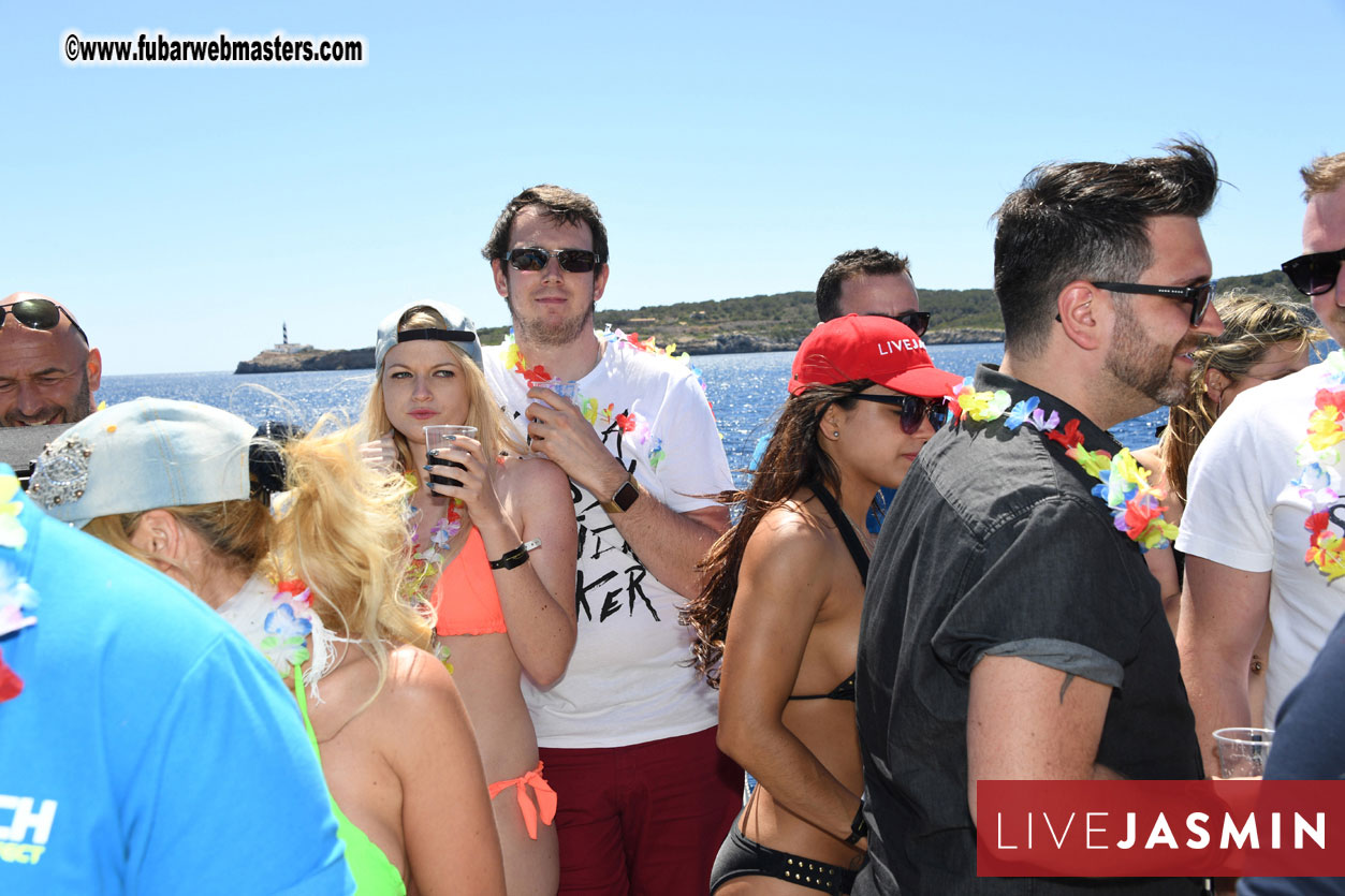 Boat Trip with Cool Drinks & Hot Girls