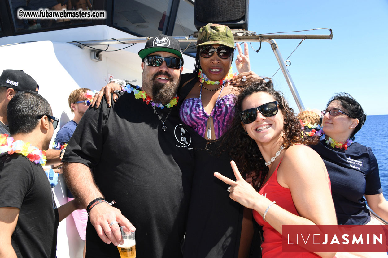 Boat Trip with Cool Drinks & Hot Girls