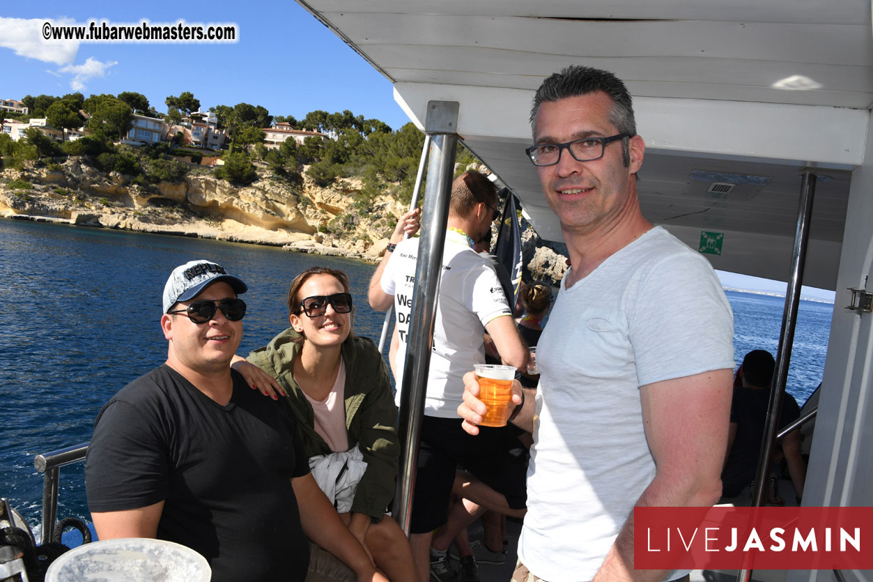 Boat Trip with Cool Drinks & Hot Girls