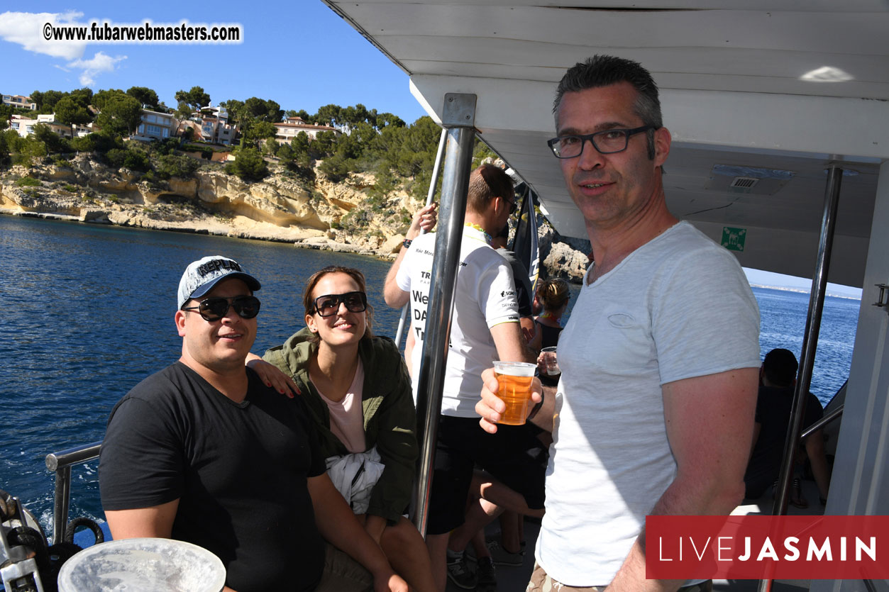 Boat Trip with Cool Drinks & Hot Girls