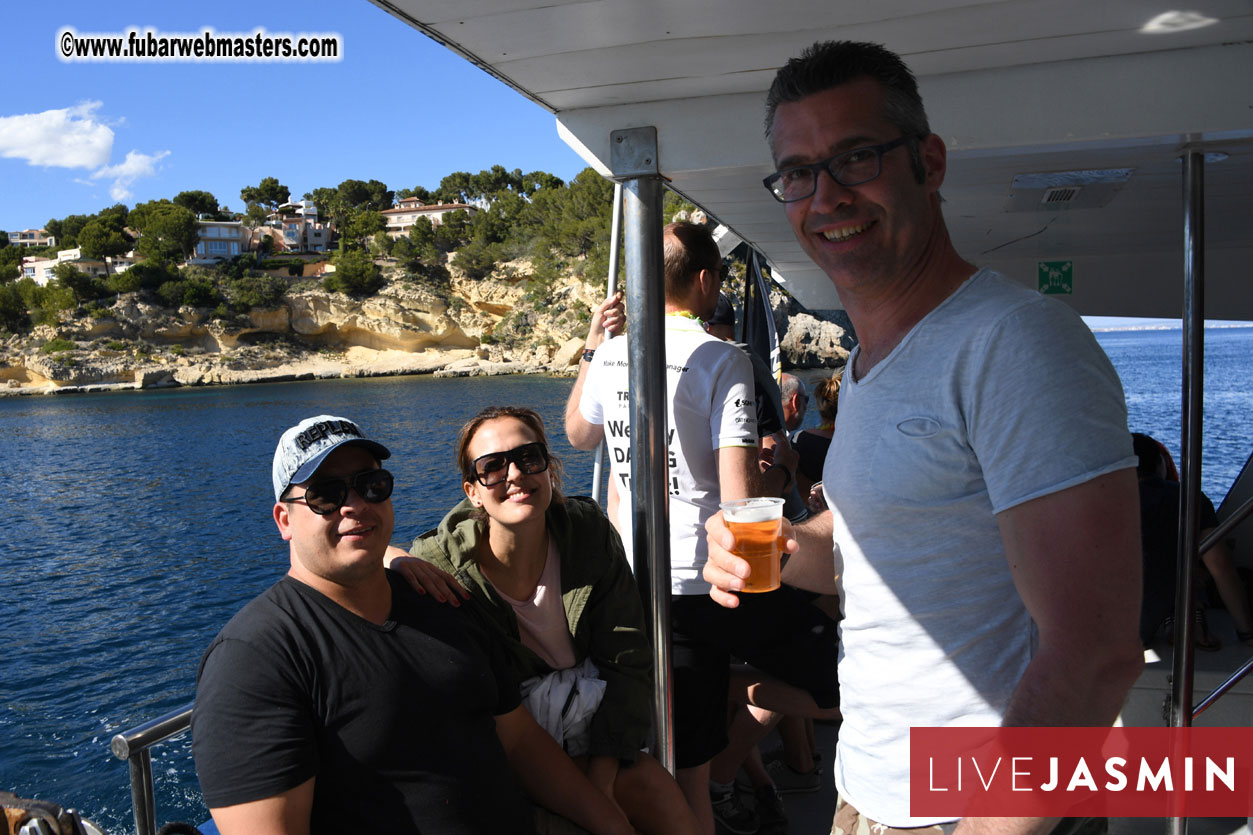 Boat Trip with Cool Drinks & Hot Girls