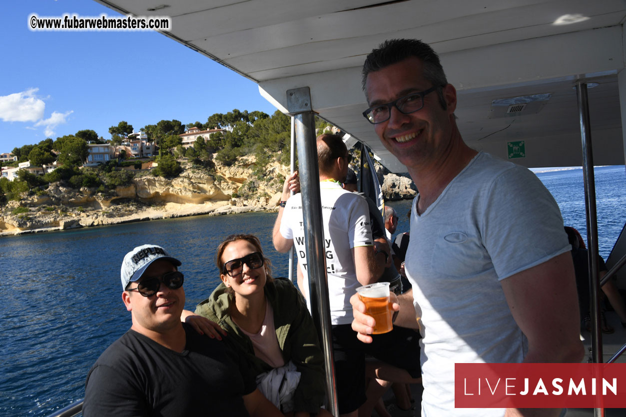 Boat Trip with Cool Drinks & Hot Girls