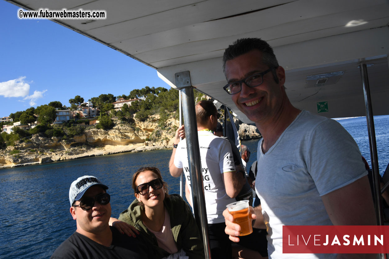 Boat Trip with Cool Drinks & Hot Girls