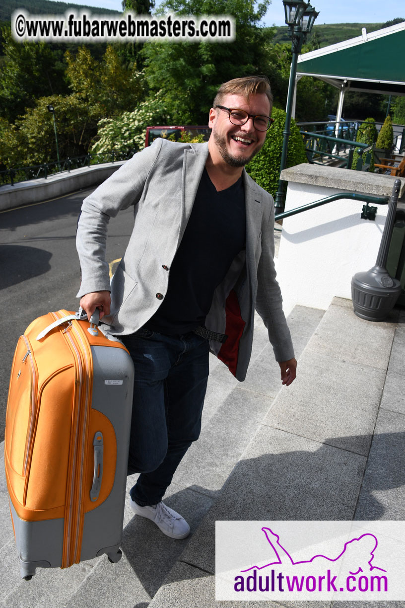 Arrivals at the Glenview Hotel