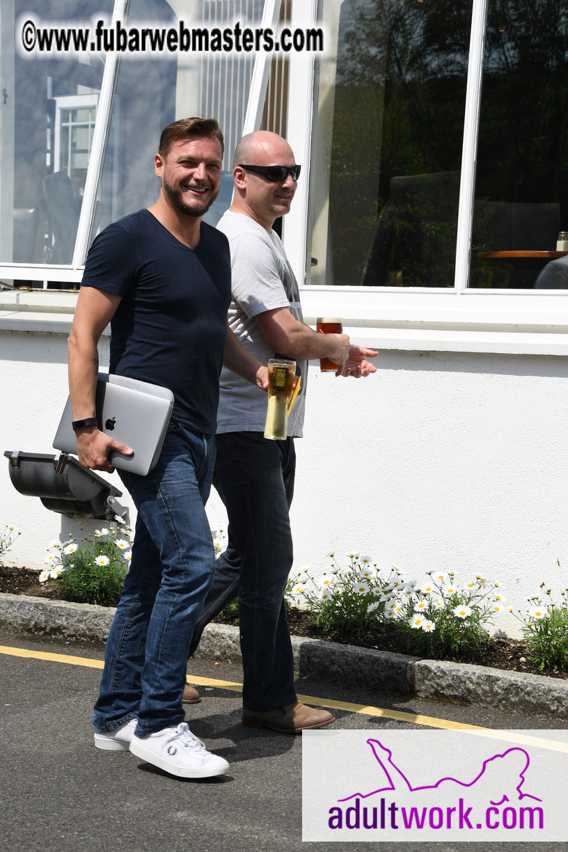 Arrivals at the Glenview Hotel