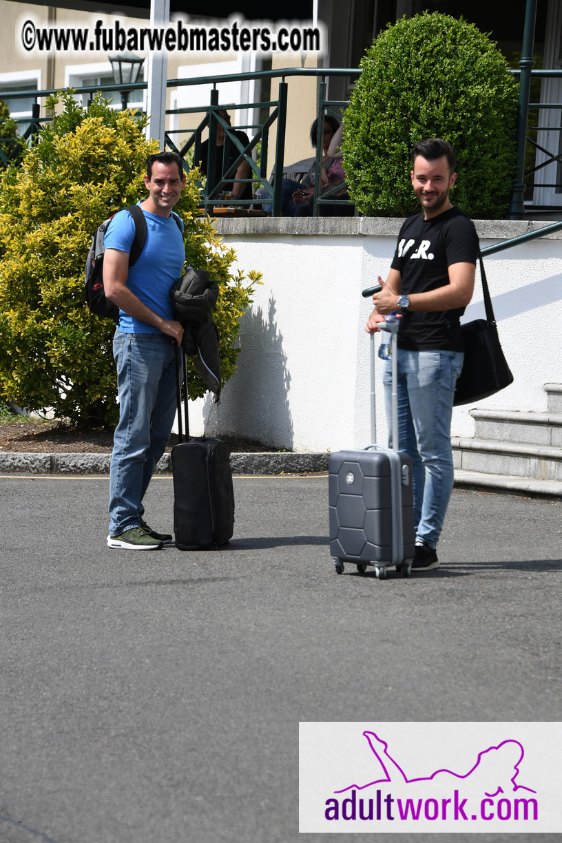 Arrivals at the Glenview Hotel