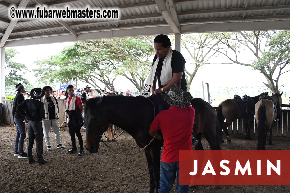 Colunbian Style Horseback Riding Tour