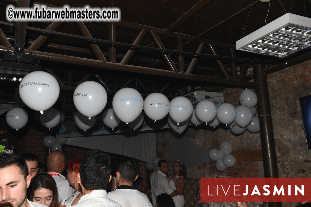 FreeWebCams White Party