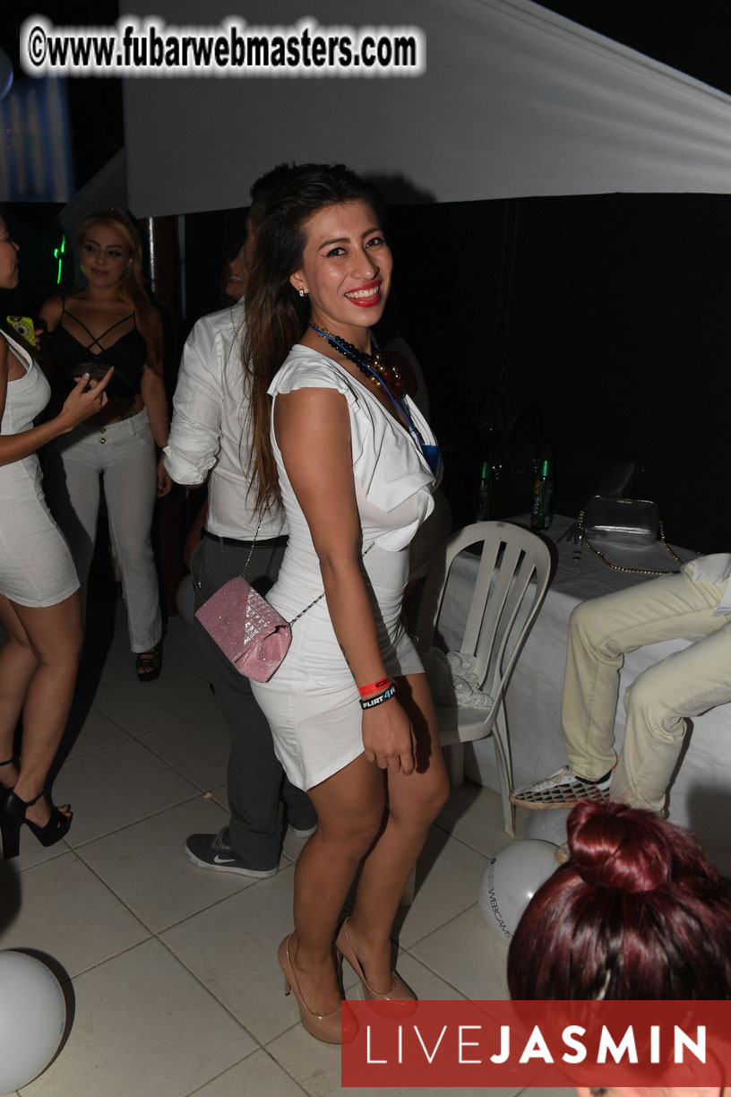 FreeWebCams White Party