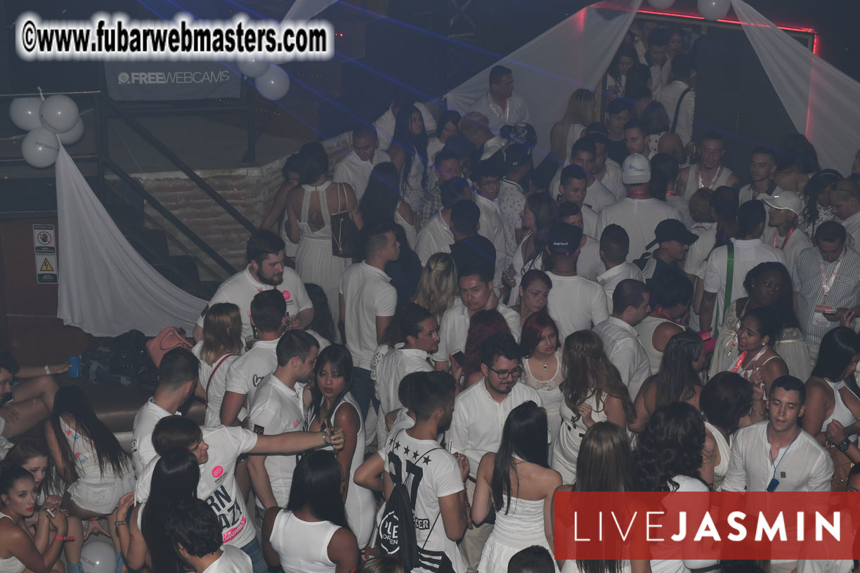 FreeWebCams White Party