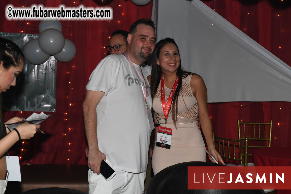 FreeWebCams White Party