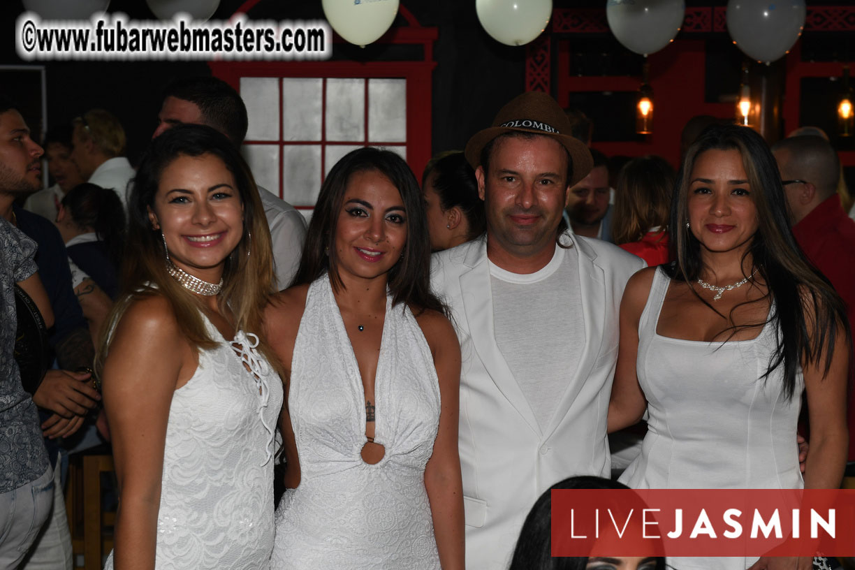 FreeWebCams White Party