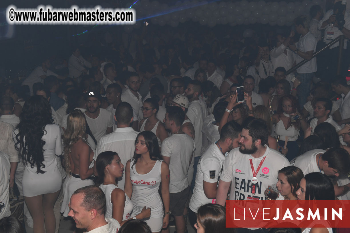 FreeWebCams White Party