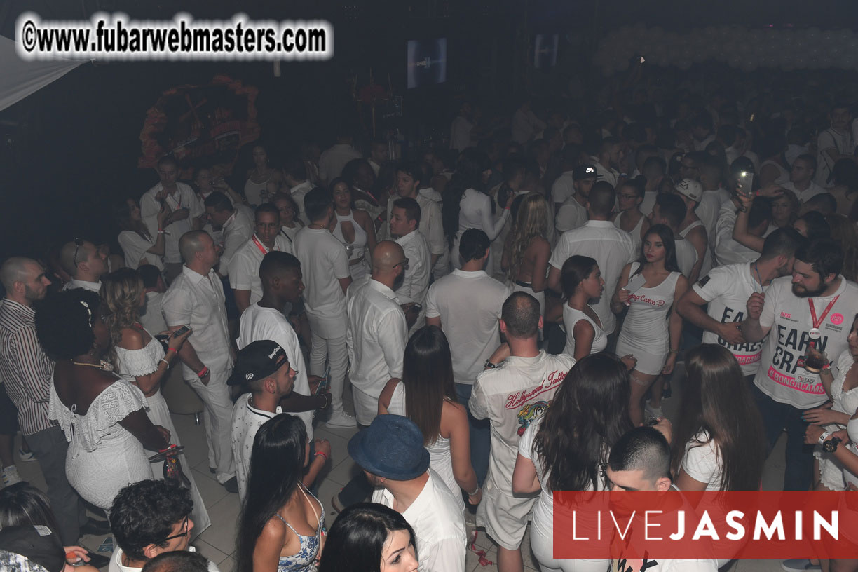 FreeWebCams White Party