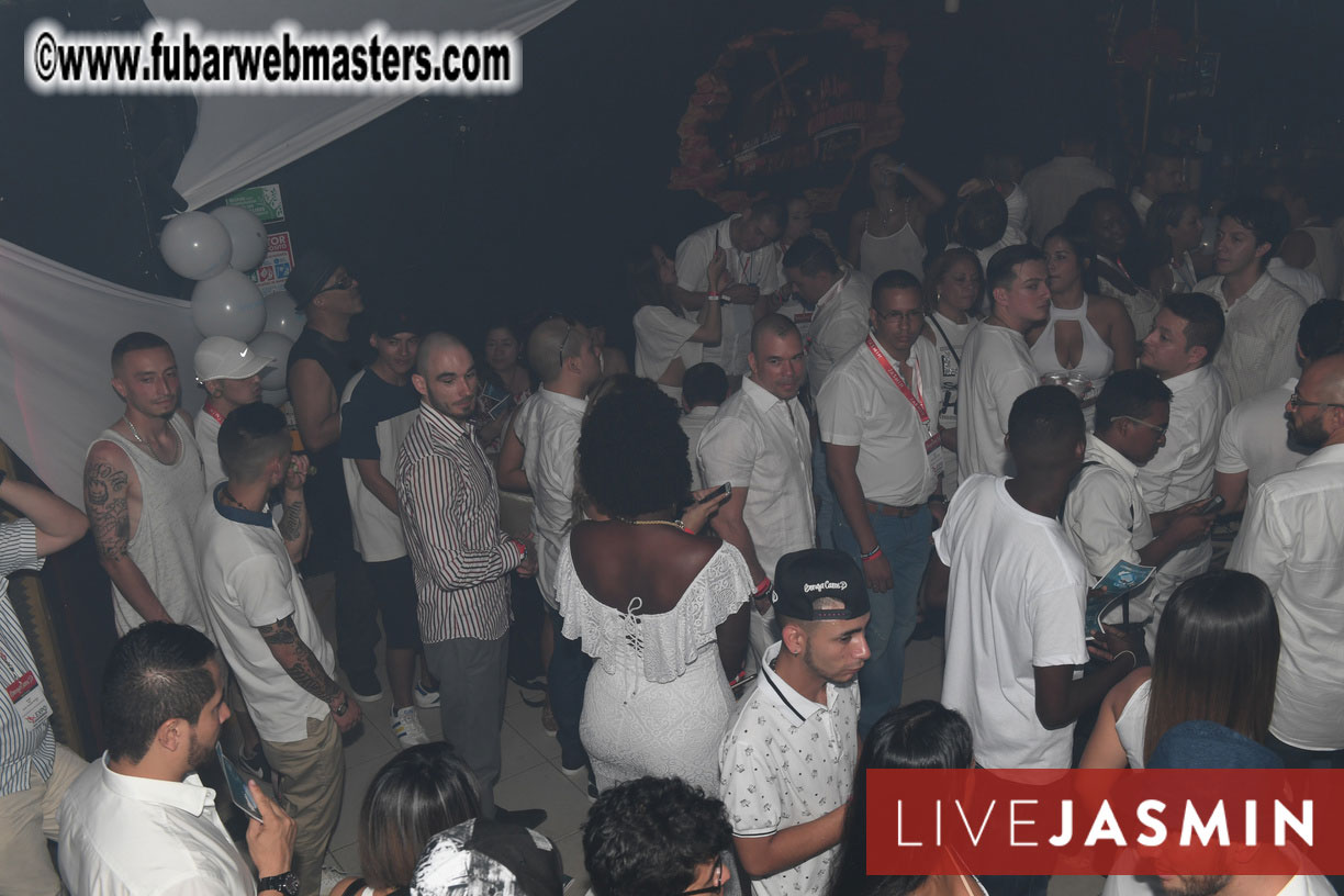 FreeWebCams White Party