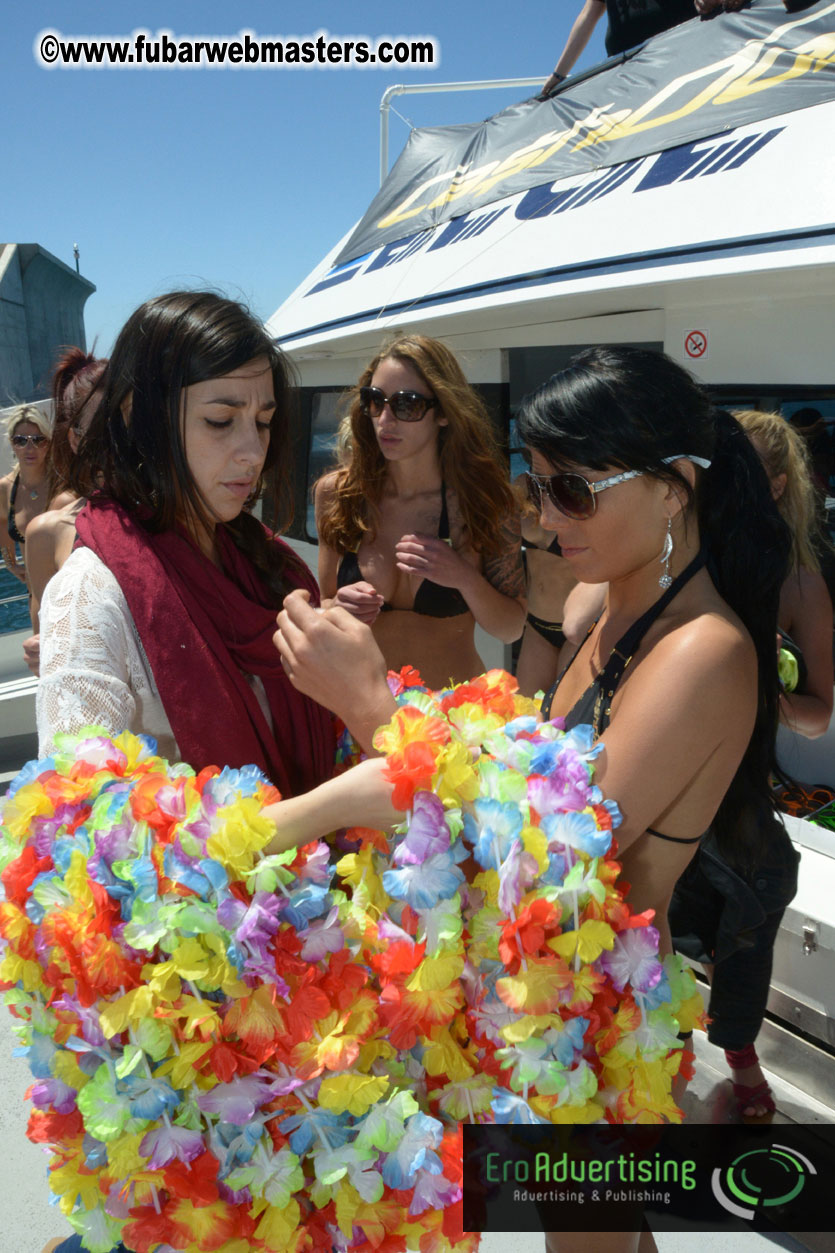 Boat trip with cool drinks & hot girls