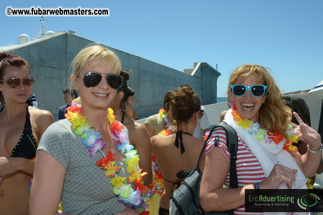 Boat trip with cool drinks & hot girls