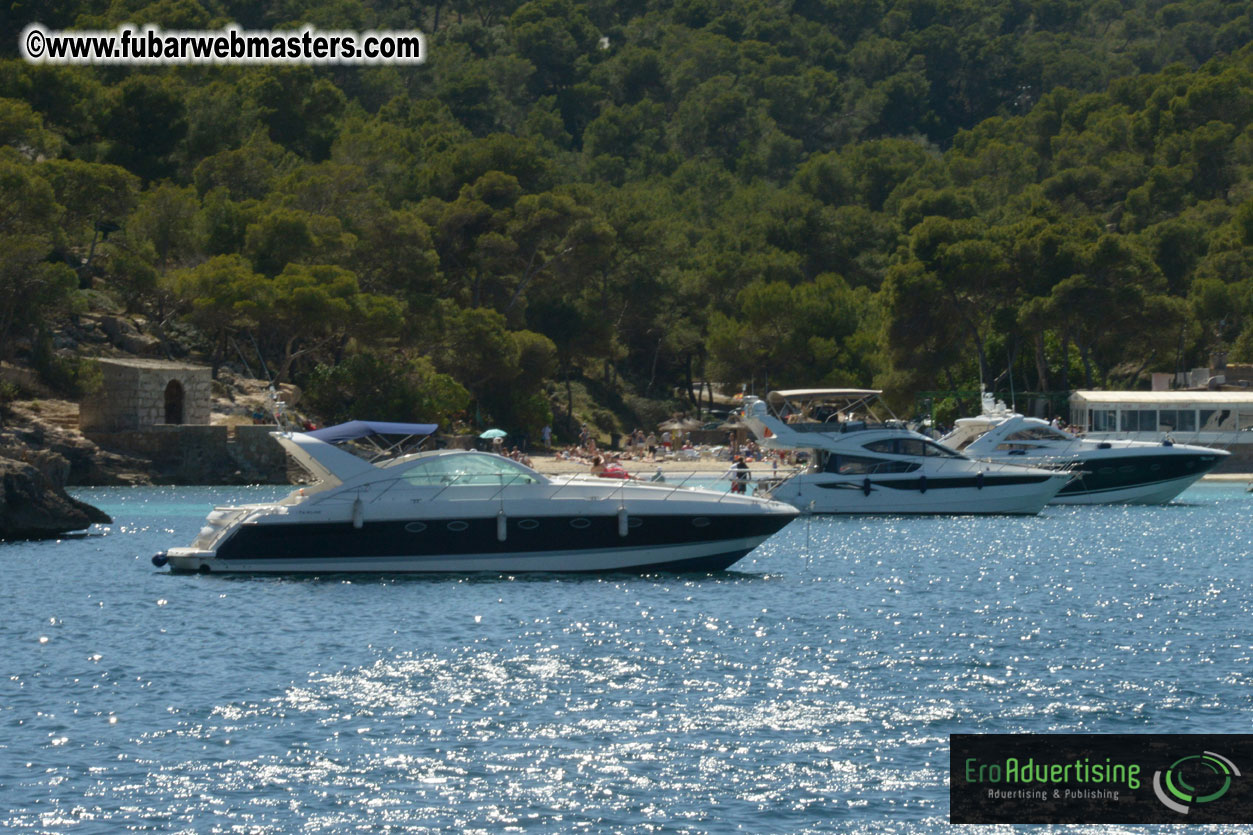 Boat trip with cool drinks & hot girls