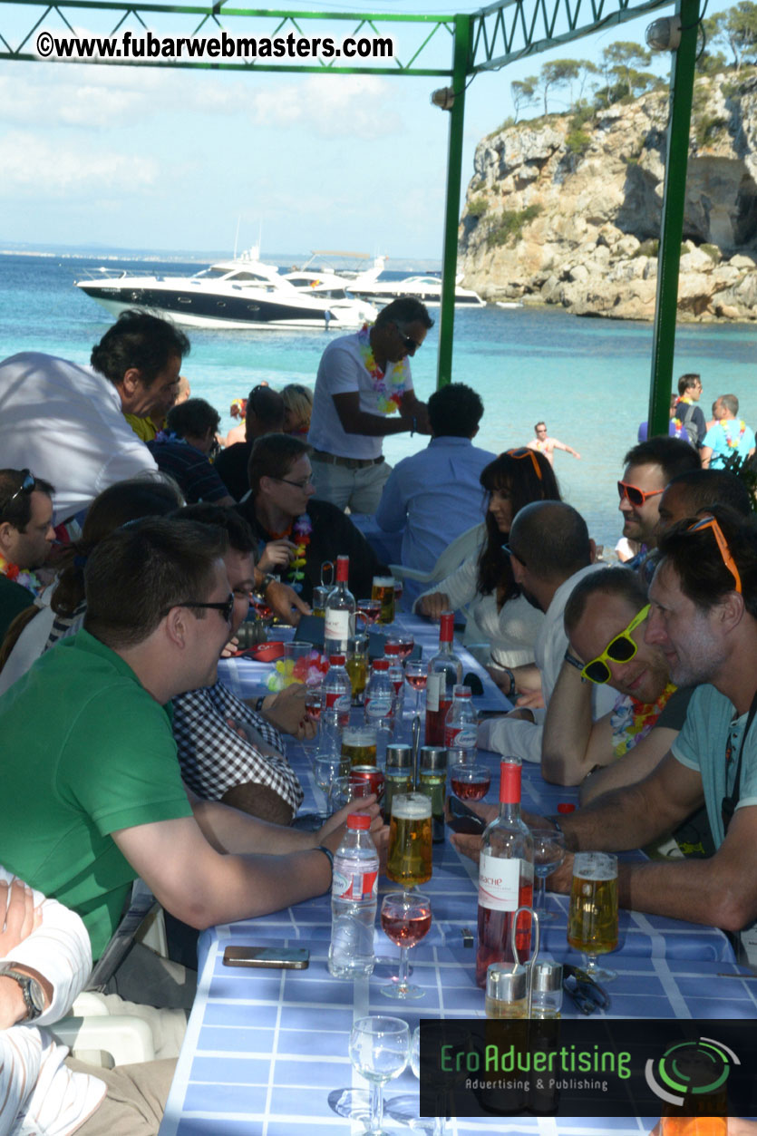 Boat trip with cool drinks & hot girls