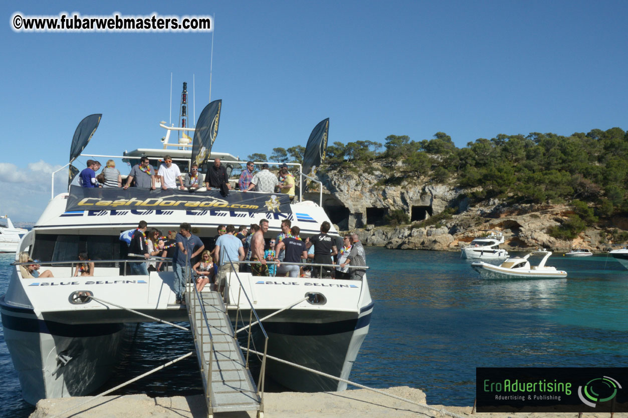 Boat trip with cool drinks & hot girls