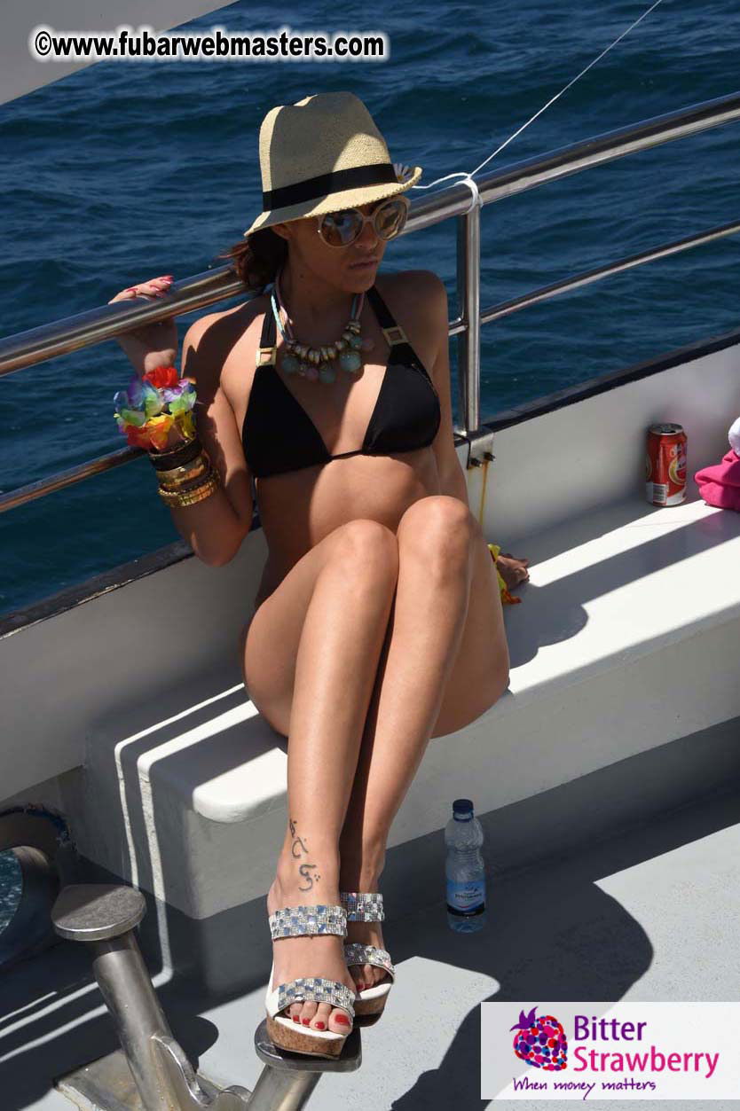 Boattrip with cool drinks & hot girls