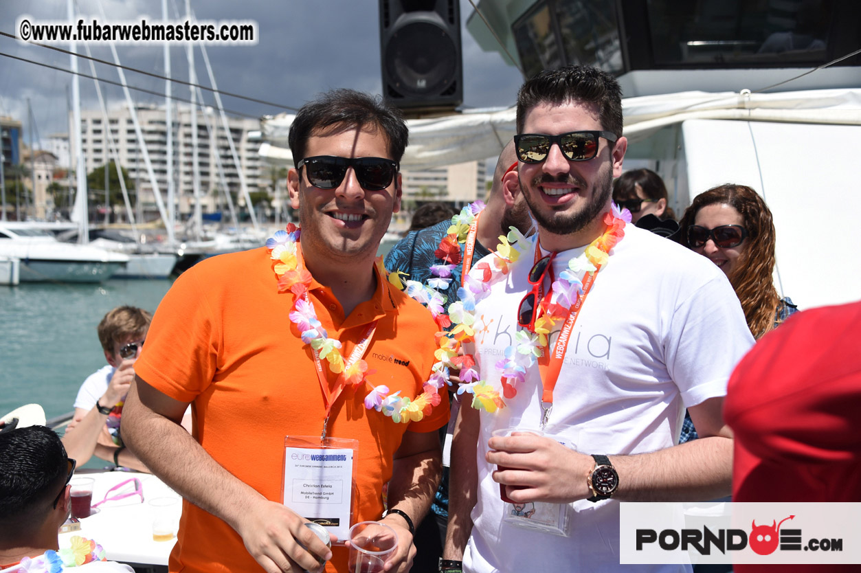 Boat trip with cool drinks & hot girls