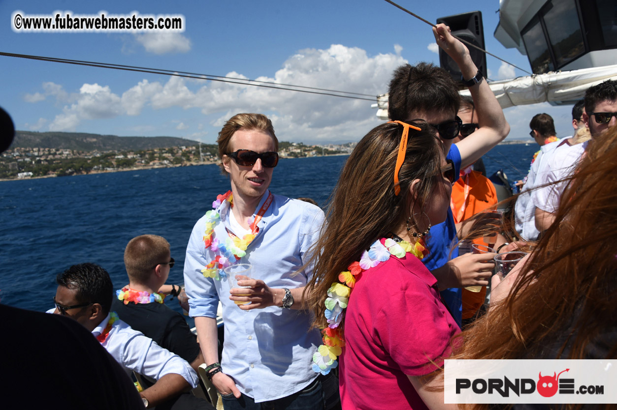 Boat trip with cool drinks & hot girls