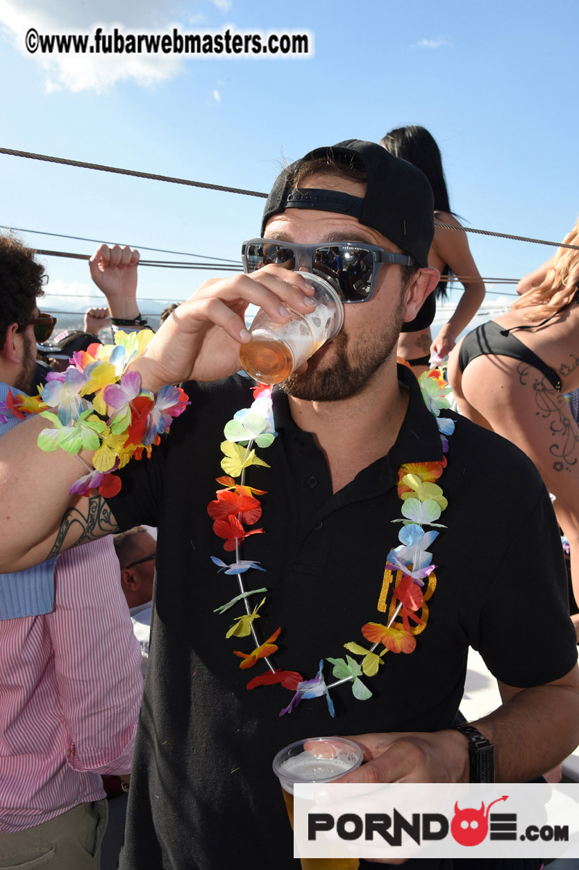 Boat trip with cool drinks & hot girls