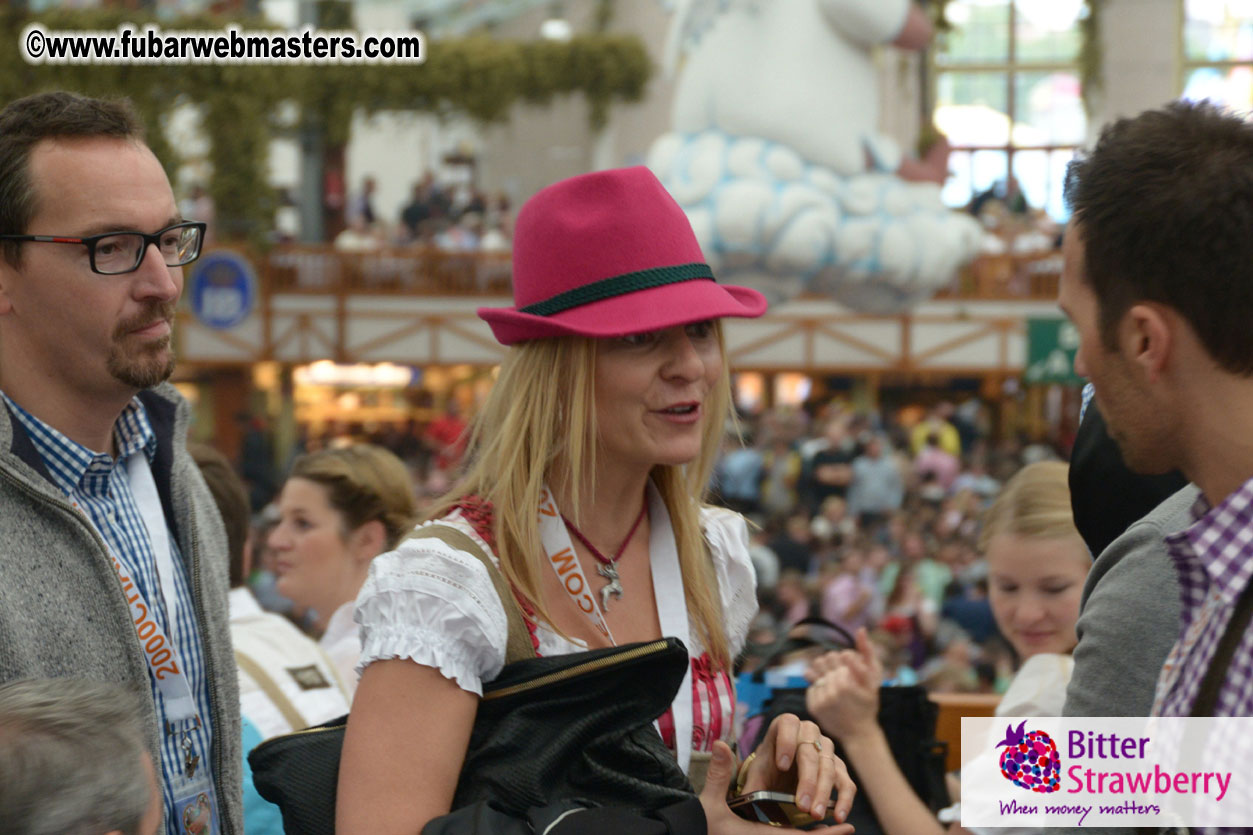 Beer tent seating in the legendary Hofbr?ñu Festze