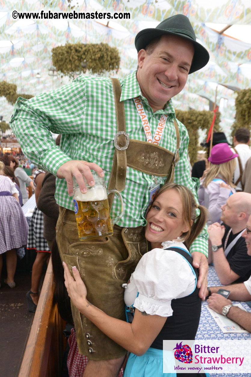 Beer tent seating in the legendary Hofbr?ñu Festze