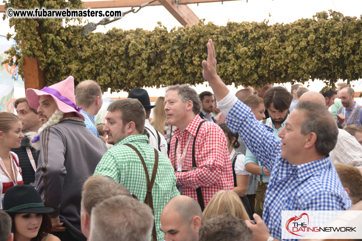 Beer tent seating in the legendary Hofbr?ñu Festze