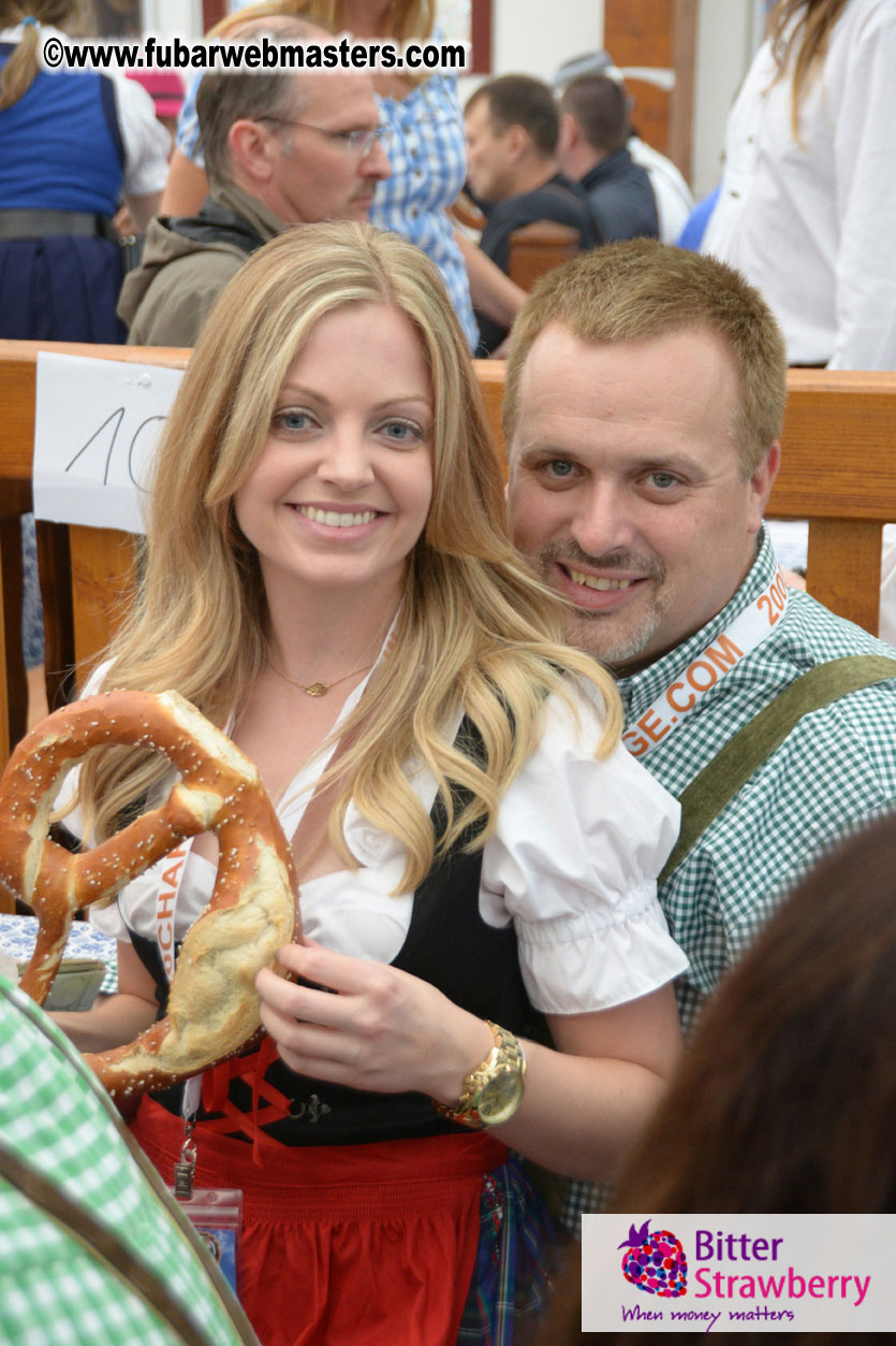 Beer tent seating in the legendary Hofbr?ñu Festze