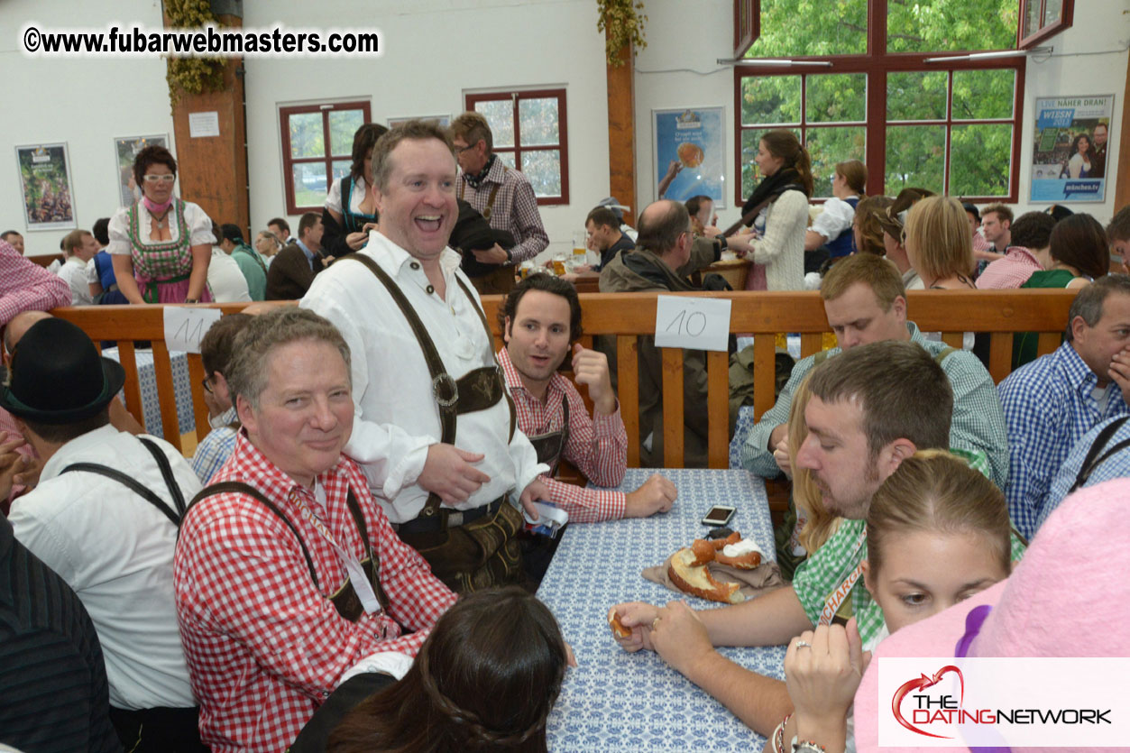 Beer tent seating in the legendary Hofbr?ñu Festze