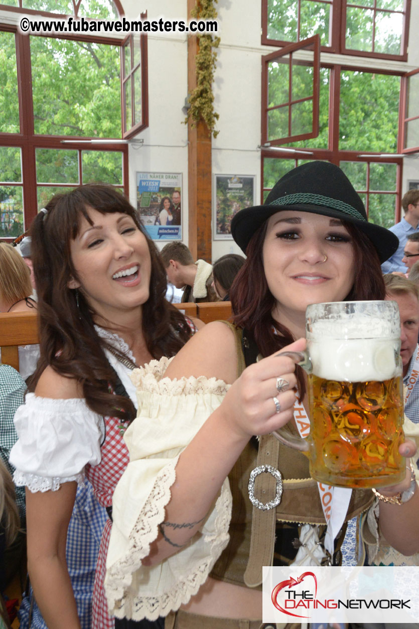 Beer tent seating in the legendary Hofbr?ñu Festze